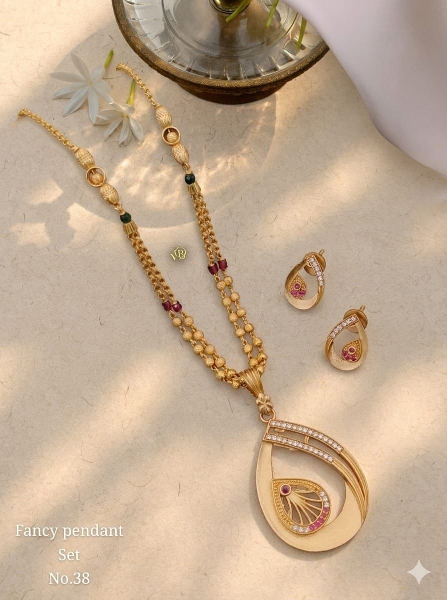 : Fancy Pendant Set Design: Traditional Floral Pendant Set