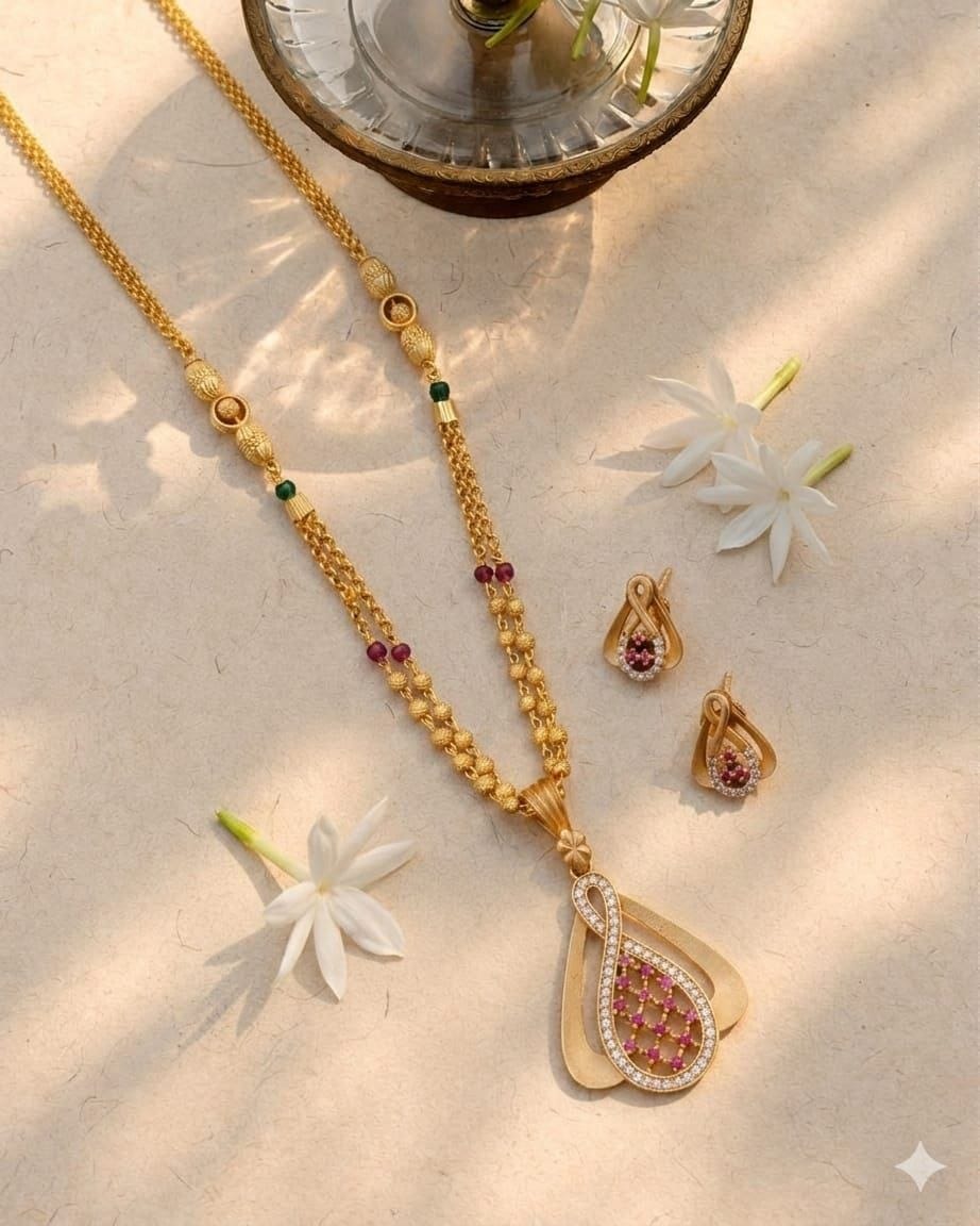 : Fancy Pendant Set Design: Traditional Floral Pendant Set