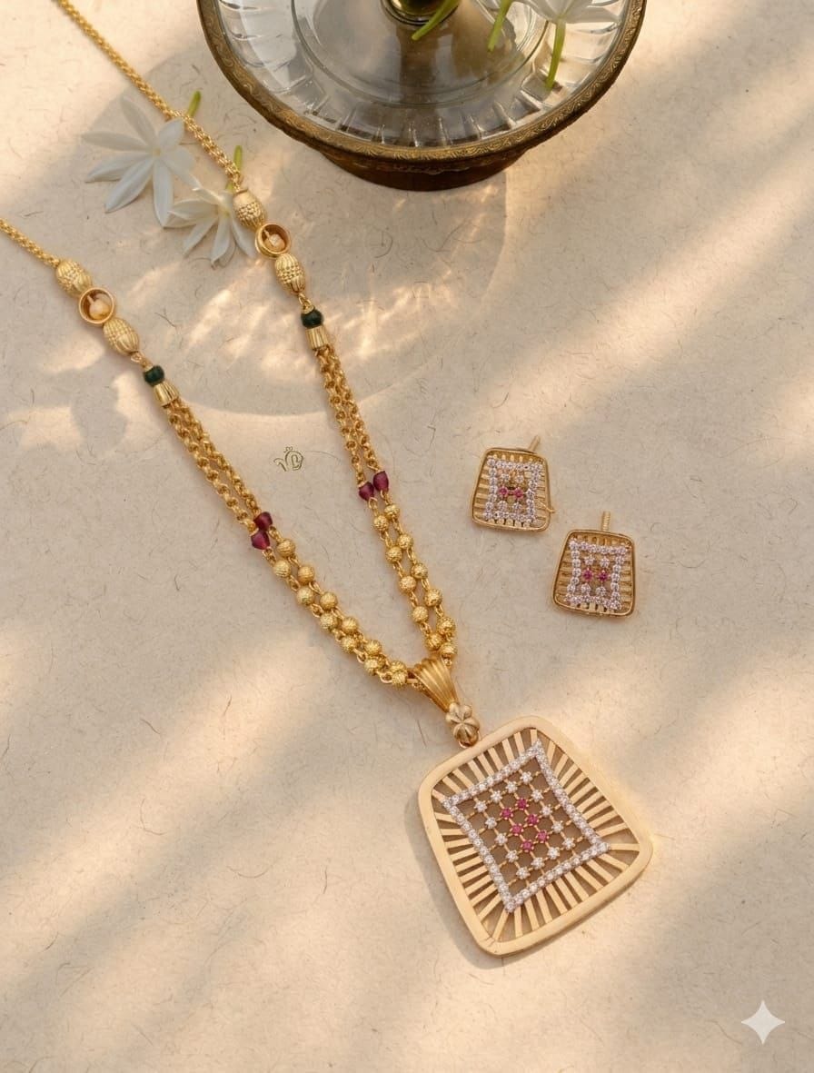 : Fancy Pendant Set Design: Traditional Floral Pendant Set