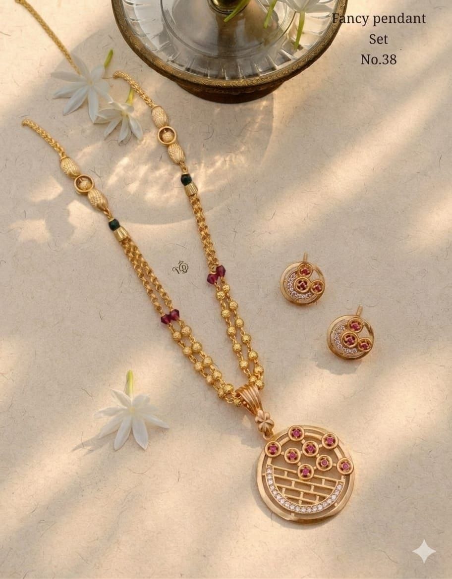 : Fancy Pendant Set Design: Traditional Floral Pendant Set
